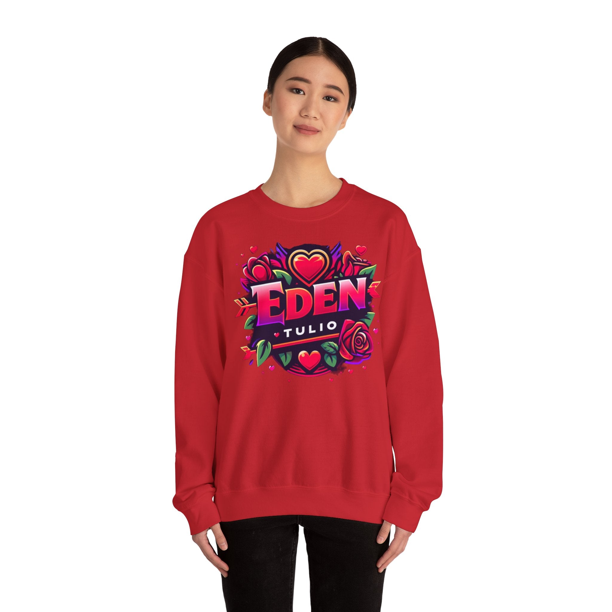 sweat-shirt ras du cou Gildan,LOVE, Eden Tulio fabriqué en mélange épais de coton et polyester.